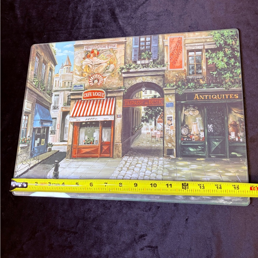 Vogue Cafe “ Village Square” Glass Kitchen Cutting Board - Picture 6 of 7